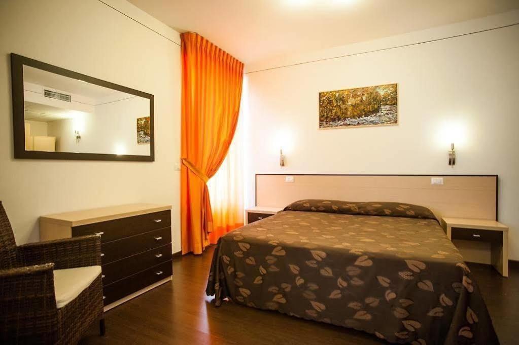 Oliver Hotel 安吉亚里 外观 照片